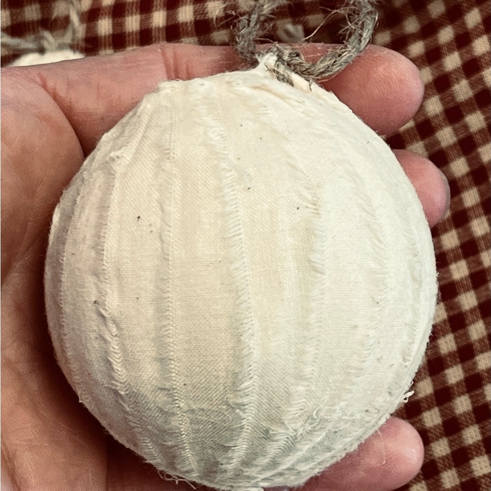 10 Primitive SNOWBALL RAG BALLS Christmas Ornaments farmhouse handmade decor - Picture 7 of 12